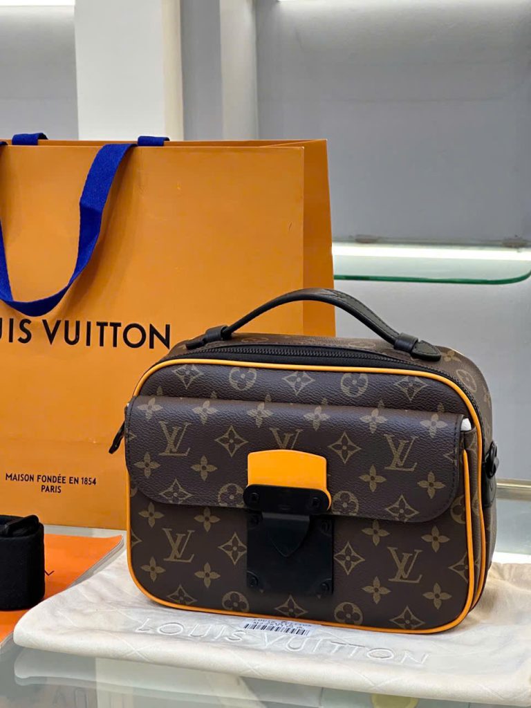 Túi Nam Đeo Chéo Louis Vuitton LV S-Lock Messenger Radiant Sun Màu Nâu Siêu Cấp 22x12x8cm (2)