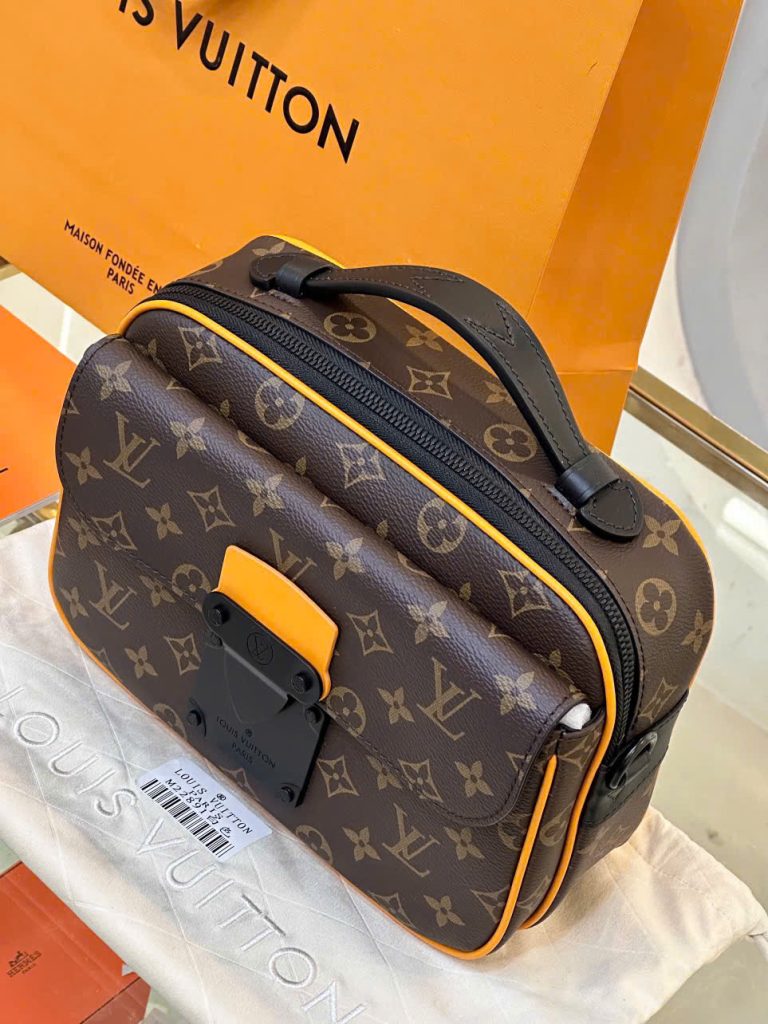Túi Nam Đeo Chéo Louis Vuitton LV S-Lock Messenger Radiant Sun Màu Nâu Siêu Cấp 22x12x8cm (2)