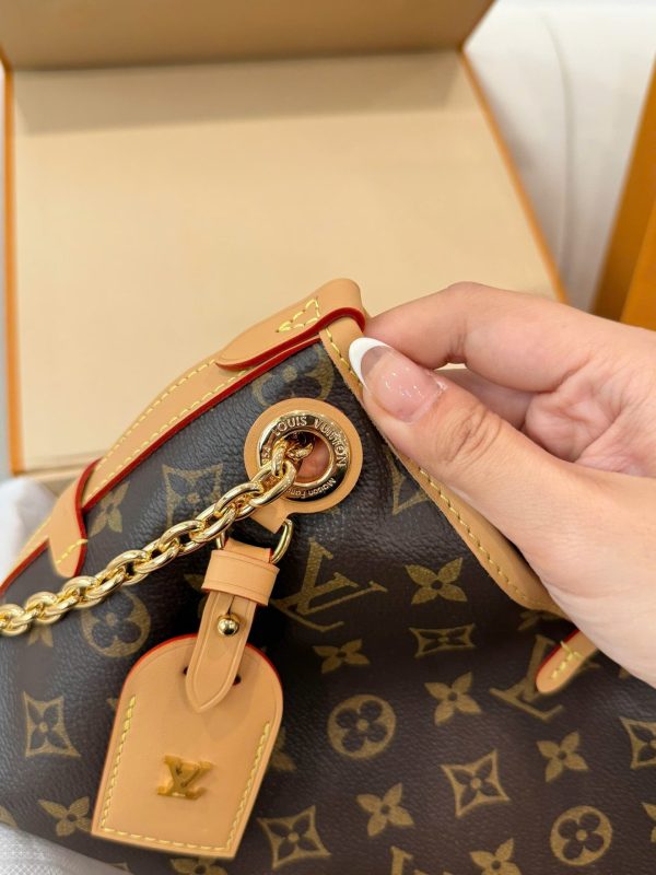Túi Xách Carry All BB Siêu Cấp Họa Tiết Monogram Viền Da Bò 26x17x10cm (2)