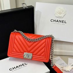 Túi Xách Chanel Boy Siêu Cấp Nữ Màu Đỏ Khóa Trắng 25cm (2)