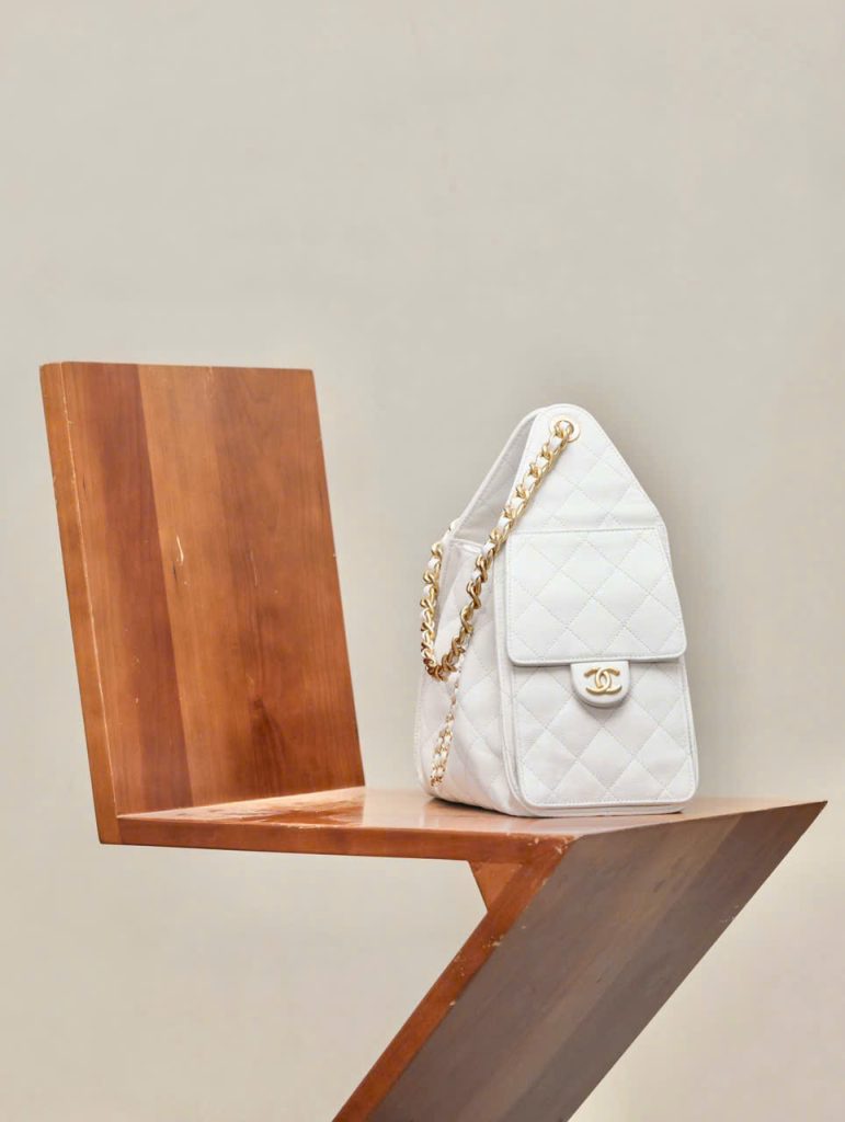 Túi Xách Chanel Jennie Like Auth Màu Trắng Dáng Hobo 26cm (2)
