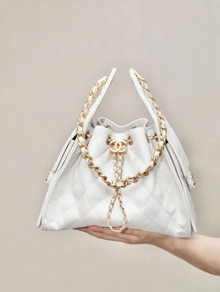 Túi Xách Chanel Jennie Like Auth Màu Trắng Dáng Hobo 26cm (2)