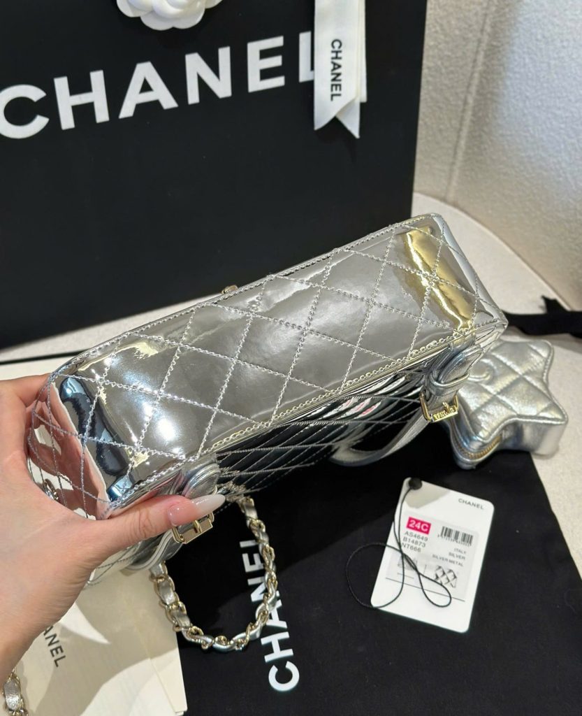 Túi Xách Chanel Nữ Like Auth Màu Bạc Chất Da Bóng 24x19cm (1)