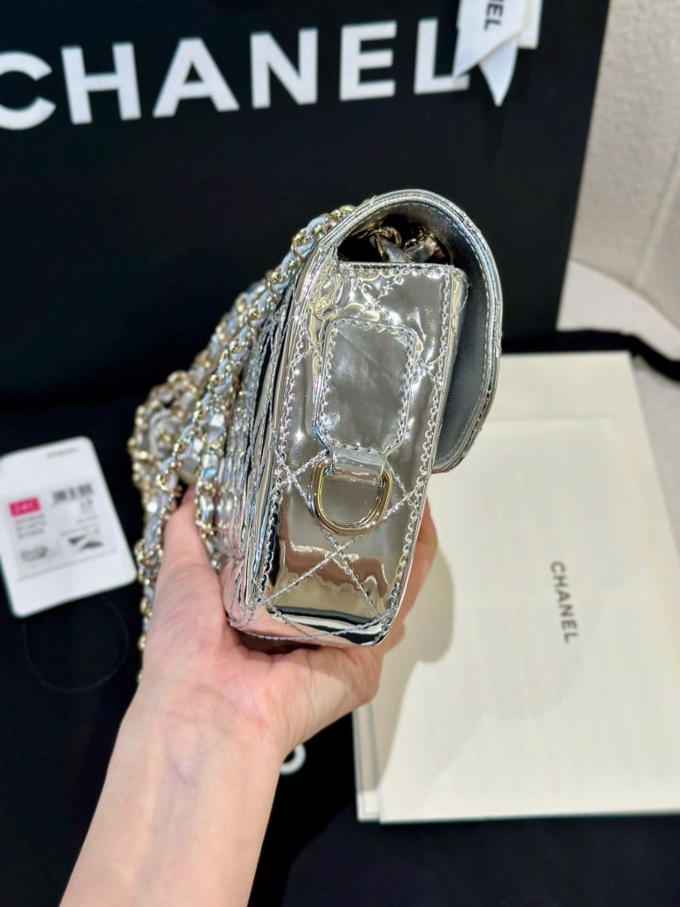 Túi Xách Chanel Nữ Like Auth Màu Bạc Chất Da Bóng 24x19cm (1)
