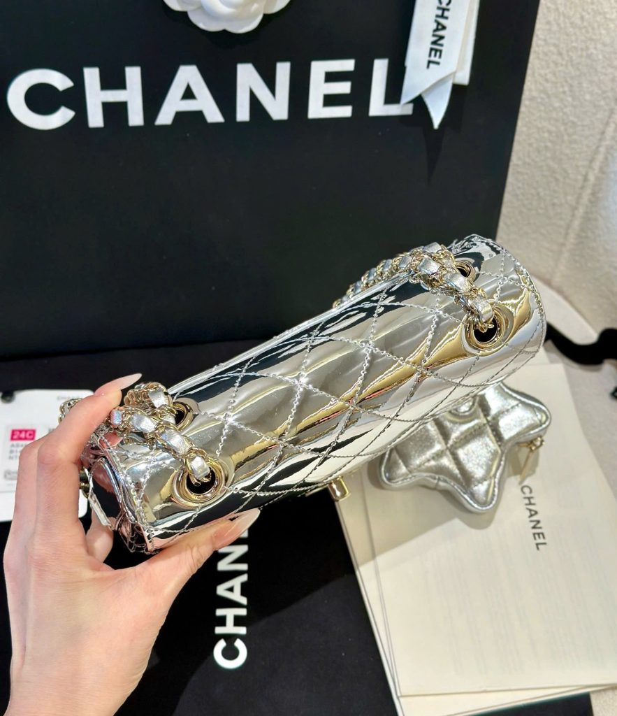 Túi Xách Chanel Nữ Like Auth Màu Bạc Chất Da Bóng 24x19cm (1)