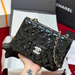 Túi Xách Chanel Nữ Siêu Cấp Màu Đen Chất Da Bóng 24x19cm (2)