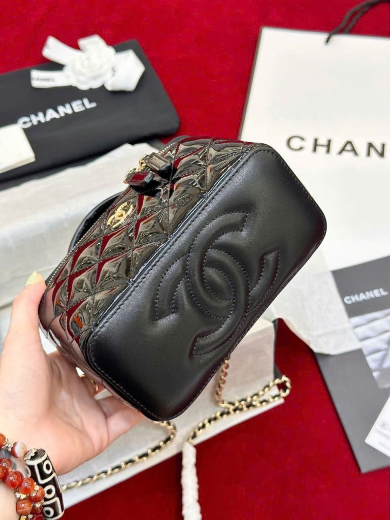 Túi Xách Chanel Vanity Like Auth Nữ Da Bóng Màu Đen 18cm (2)
