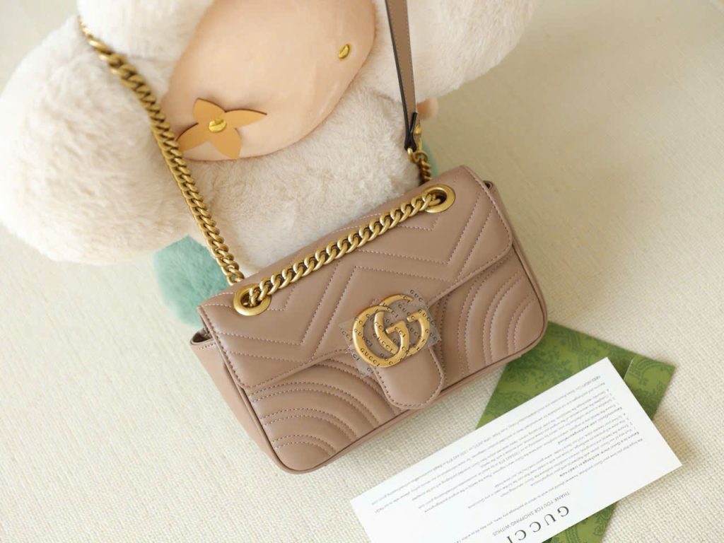 Túi Xách Gucci Marmont Like Auth Nữ Da Bò Màu Be Khoá Vàng 26cm (2)