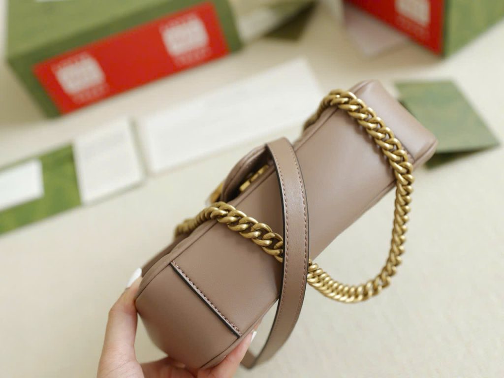 Túi Xách Gucci Marmont Like Auth Nữ Da Bò Màu Be Khoá Vàng 26cm (2)