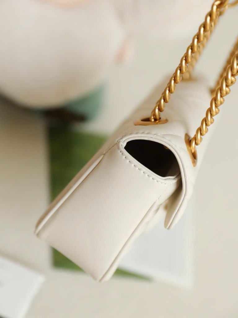 Túi Xách Gucci Marmont Siêu Cấp Da Bò Màu Trắng Khoá Vàng Hồng 26cm (2)