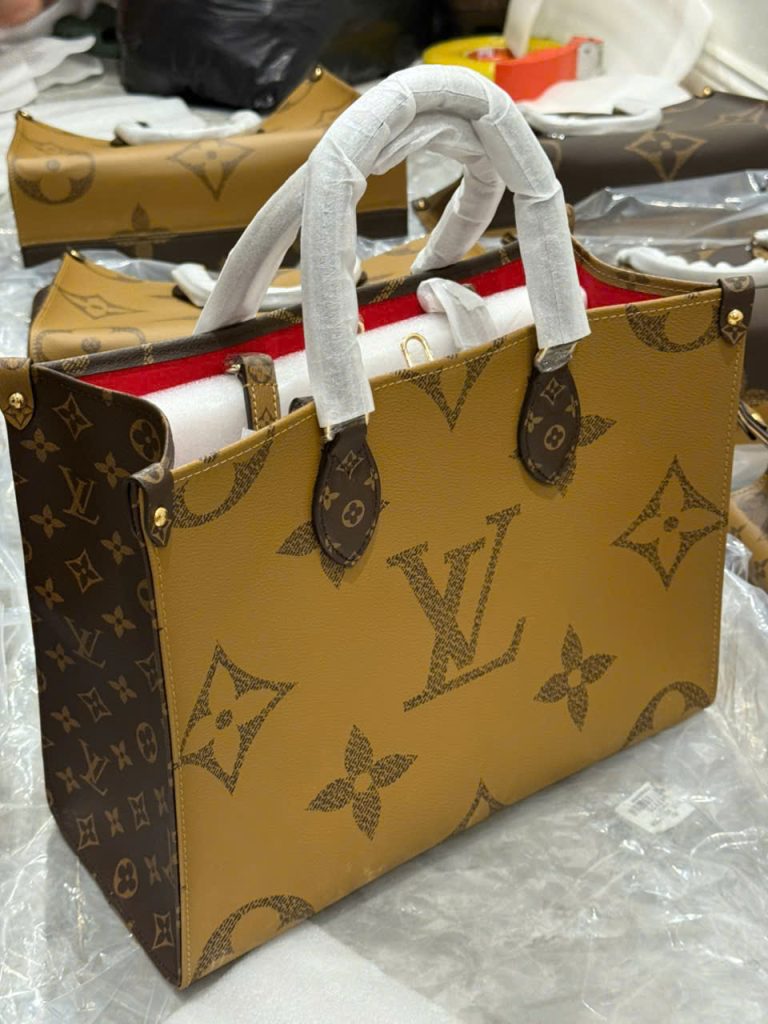 Túi Xách Louis Vuitton LV OnTheGo MM Siêu Cấp Họa Tiết Monogram 35x28x15cm (2)