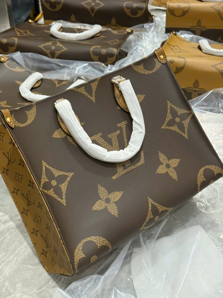 Túi Xách Louis Vuitton LV OnTheGo MM Siêu Cấp Họa Tiết Monogram 35x28x15cm (2)