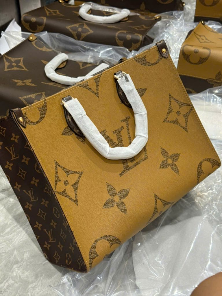 Túi Xách Louis Vuitton LV OnTheGo MM Siêu Cấp Họa Tiết Monogram 35x28x15cm (2)
