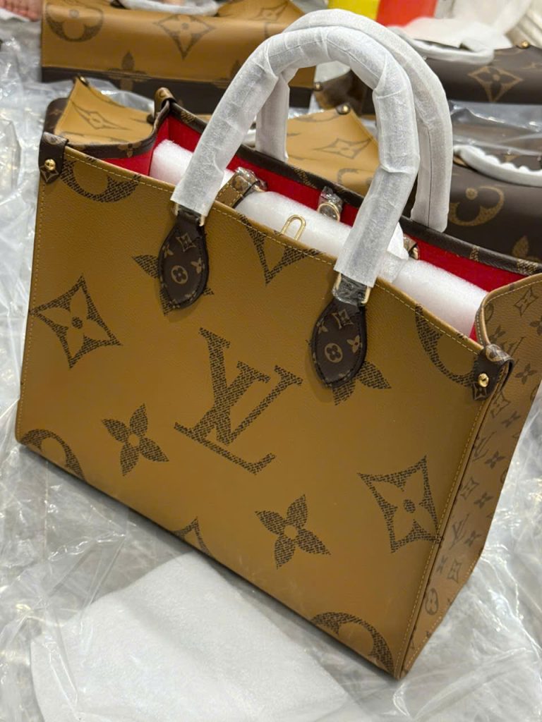 Túi Xách Louis Vuitton LV OnTheGo MM Siêu Cấp Họa Tiết Monogram 35x28x15cm (2)