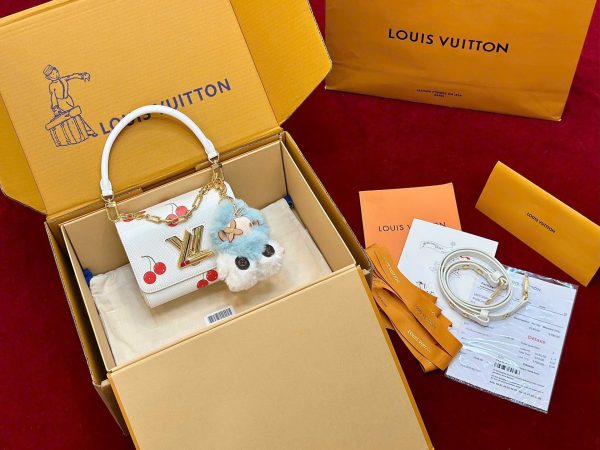 Túi Xách Louis Vuitton LV Twist Siêu Cấp Màu Trắng Họa Tiết Quả Cherry 19cm (2)