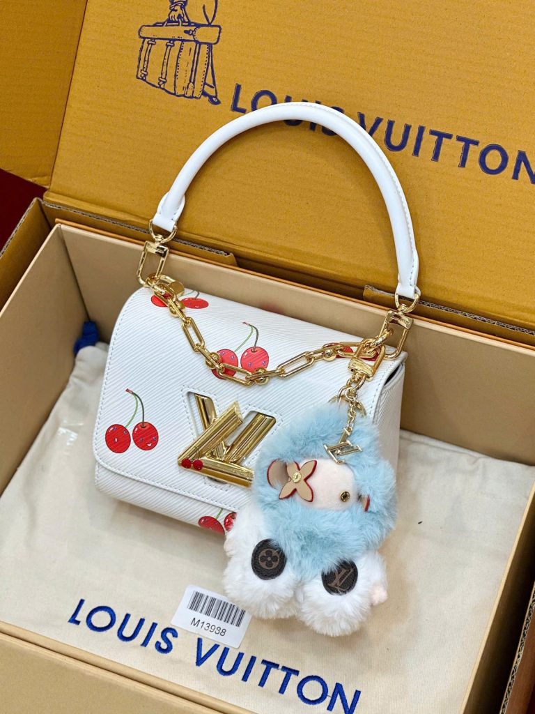 Túi Xách Louis Vuitton LV Twist Siêu Cấp Màu Trắng Họa Tiết Quả Cherry 19cm (2)