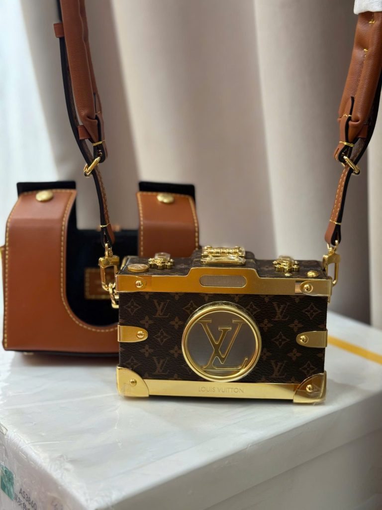 Túi Xách Louis Vuitton Siêu Cấp Dáng Máy Ảnh Họa Tiết Monogram Màu Nâu 14x10x5cm (2)