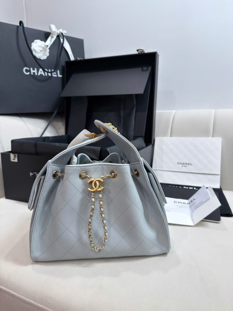 Túi Xách Nữ Chanel Jennie Like Auth Màu Xanh Nhạt Dáng Hobo 26cm (2)