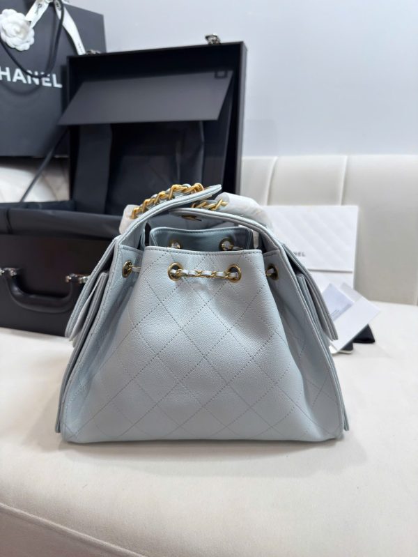 Túi Xách Nữ Chanel Jennie Like Auth Màu Xanh Nhạt Dáng Hobo 26cm (2)