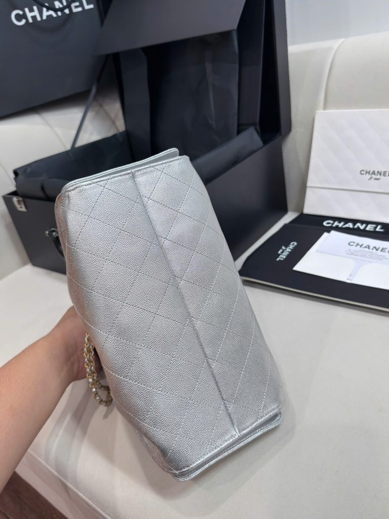Túi Xách Nữ Chanel Jennie Màu Bạc Dáng Hobo Siêu Cấp 26cm (2)