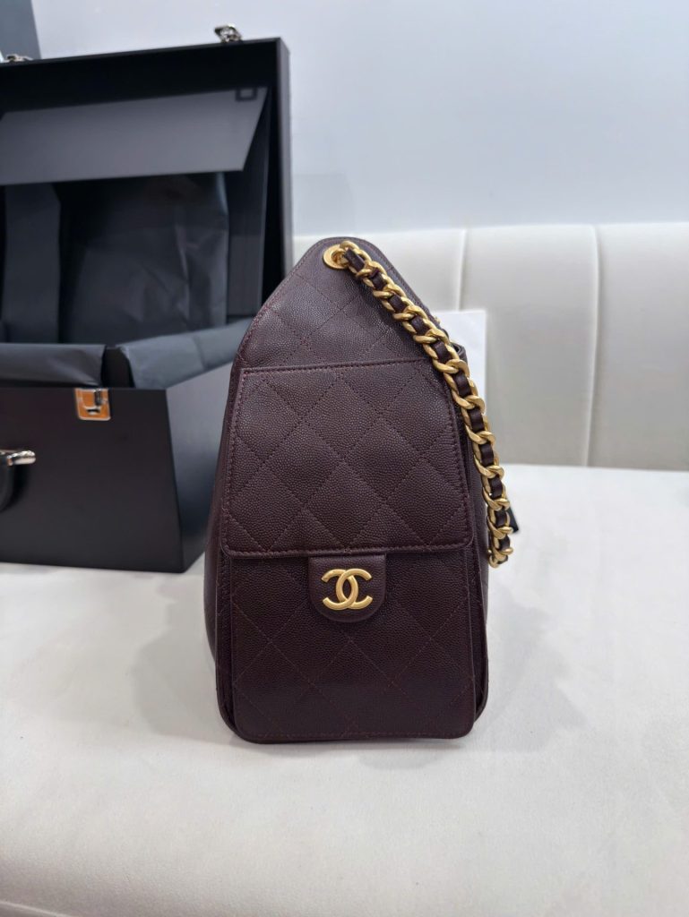 Túi Xách Nữ Chanel Jennie Màu Đỏ Đậm Dáng Hobo Like Auth 26cm (1)
