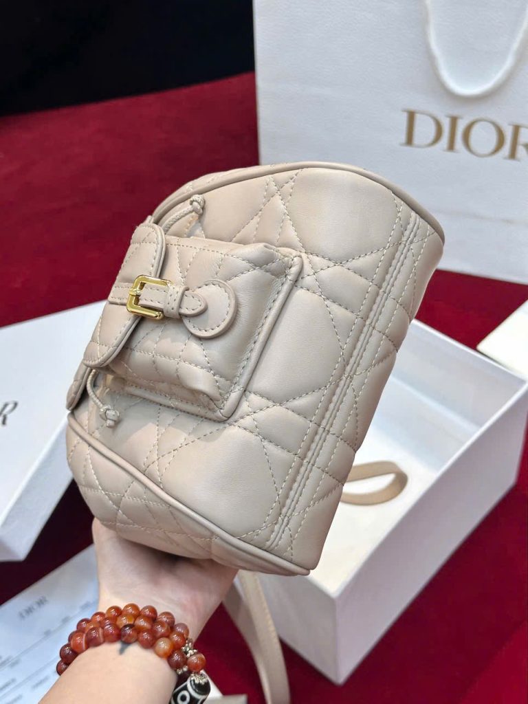 Ba Lô Dior Caro Mini Màu Hồng Nhạt Siêu Cấp 18cm (2)