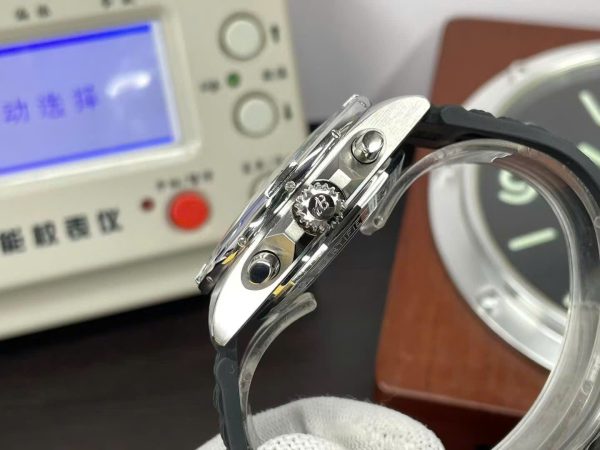 Đồng Hồ Breitling Super Chronomat B01 Mặt Xanh Băng Replica Cao Cấp Nhất