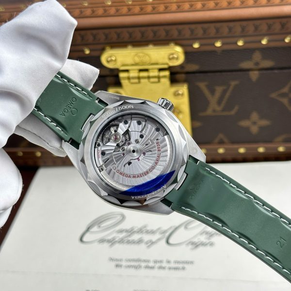 Đồng Hồ Omega Aqua Terra Worldtimer Replica 11 Màu Xanh Lá Cây Dây Cao Su Xưởng VS 43mm (2)