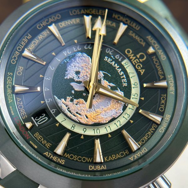 Đồng Hồ Omega Aqua Terra Worldtimer Replica 11 Màu Xanh Lá Cây Dây Cao Su Xưởng VS 43mm (2)