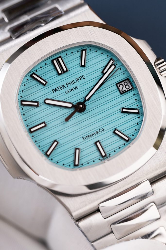 Đồng Hồ Patek Philippe Nautilus 5711 Chế Tác Mặt Tiffany Máy Khắc Nhà Máy BBF 40mm (1)