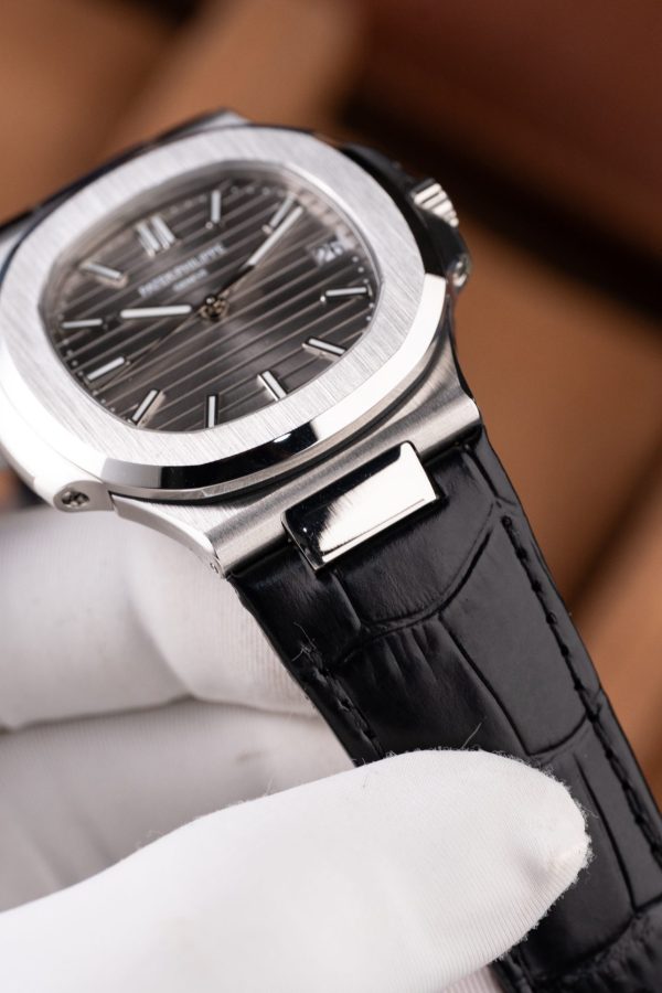 Đồng Hồ Patek Philippe Nautilus 5711 Replica 11 Mặt Xám Dây Da Tinh Chỉnh Xưởng BBF 40mm (2)