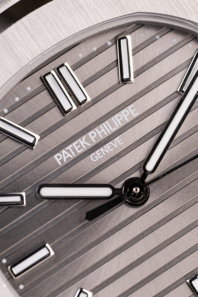 Đồng Hồ Patek Philippe Nautilus 5711 Replica 11 Mặt Xám Dây Da Tinh Chỉnh Xưởng BBF 40mm (2)