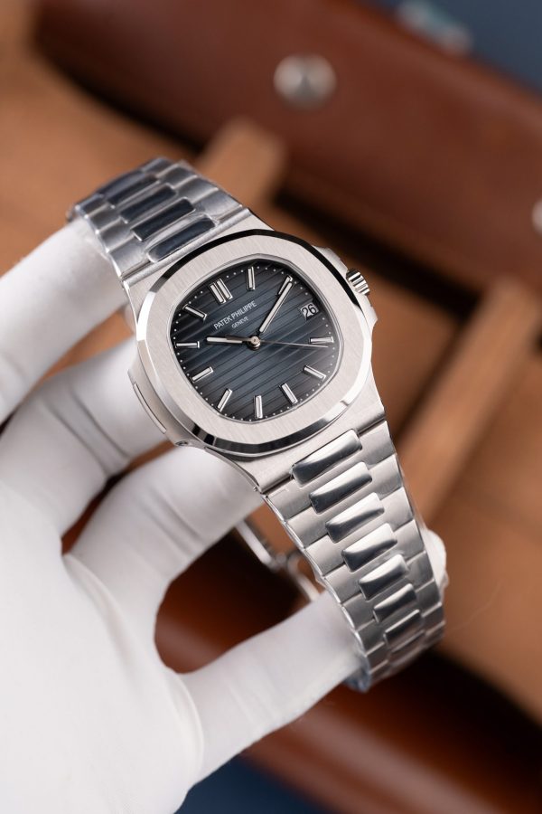 Đồng Hồ Patek Philippe Nautilus 5711 Tùy Chỉnh Mặt Xanh Blue Máy Khắc Nhà Máy BBF 40mm (2)