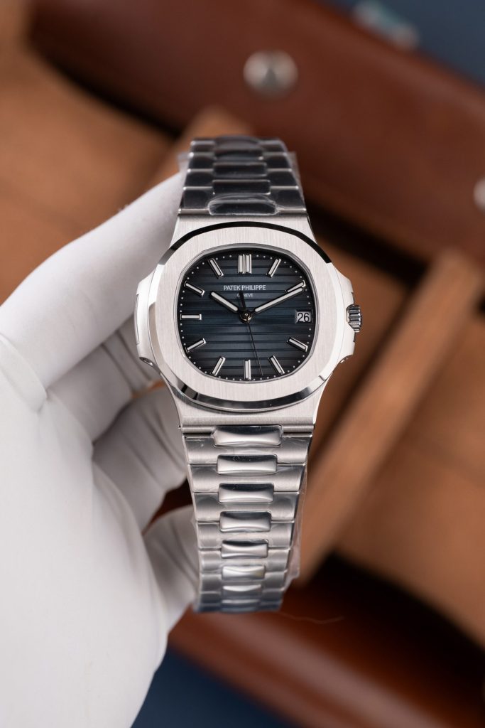 Đồng Hồ Patek Philippe Nautilus 5711 Tùy Chỉnh Mặt Xanh Blue Máy Khắc Nhà Máy BBF 40mm (2)