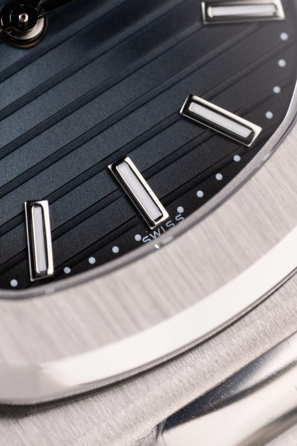 Đồng Hồ Patek Philippe Nautilus 5711 Tùy Chỉnh Mặt Xanh Blue Máy Khắc Nhà Máy BBF 40mm (2)