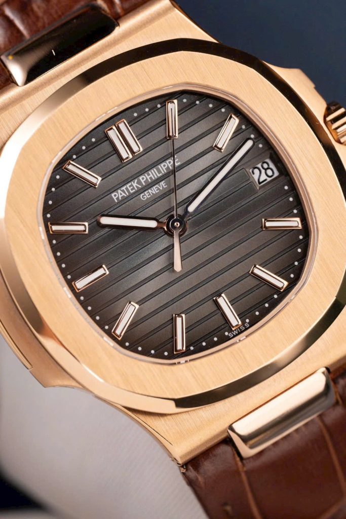 Đồng Hồ Patek Philippe Nautilus 5711R Chế Tác Mặt Xám Dây Da Máy Khắc Xưởng BBF 40mm (2)