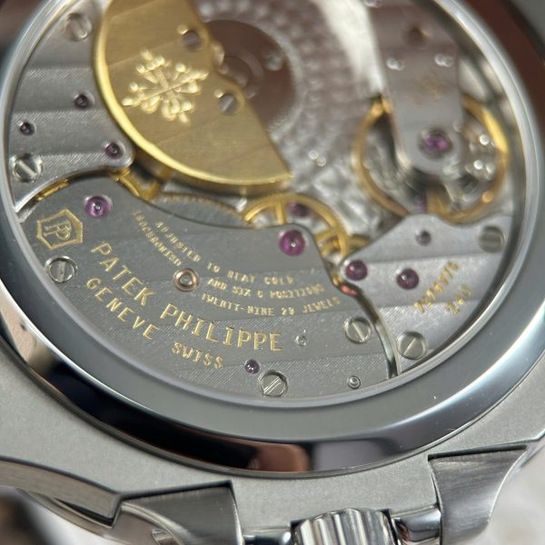 Đồng Hồ Patek Philippe Nautilus 5712 Rep 1 1 Mặt Xanh Blue Dây Da Máy Khắc Xưởng PPF 40mm (2)