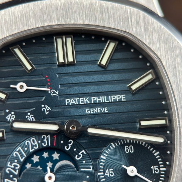 Đồng Hồ Patek Philippe Nautilus 5712 Rep 1 1 Mặt Xanh Blue Dây Da Máy Khắc Xưởng PPF 40mm (2)
