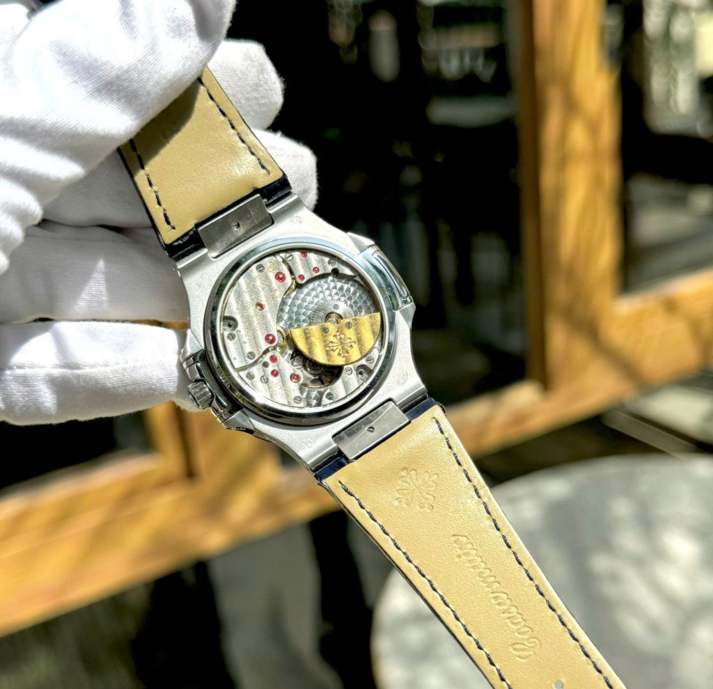 Đồng Hồ Patek Philippe Nautilus 5740G Rep 11 Cao Cấp Đính Đá Mặt Xanh Xưởng TWS 40mm (1)