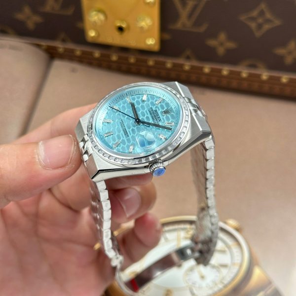 Đồng Hồ Rolex Land-Dweller 127236 Rep 11 Mặt Xanh Băng Họa Tiết Tổ Ong Đính Đá Baguette 36mm (3)
