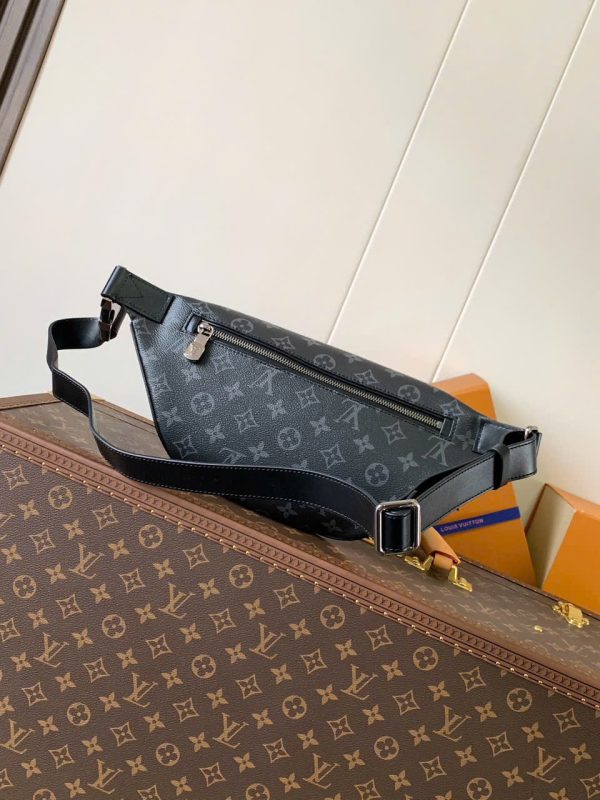 Túi Đeo Hông Louis Vuitton Siêu Cấp LV Discovery Họa Tiết Monogram Màu Xám 44x15x9cm (2)