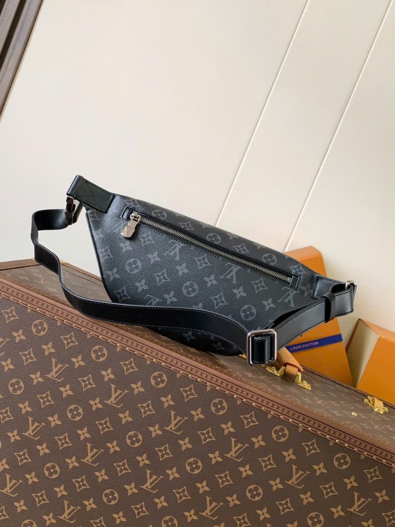 Túi Đeo Hông Louis Vuitton Siêu Cấp LV Discovery Họa Tiết Monogram Màu Xám 44x15x9cm (2)