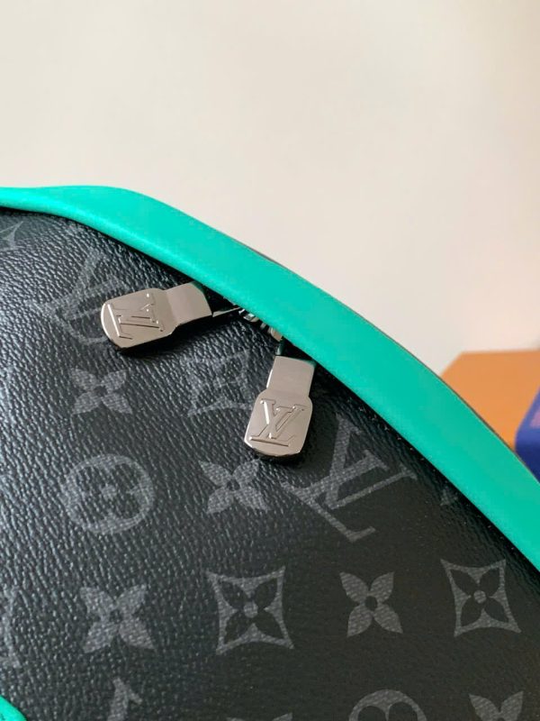 Túi Đeo Hông Louis Vuitton Siêu Cấp LV Discovery Họa Tiết Monogram Màu Xám 44x15x9cm (2)