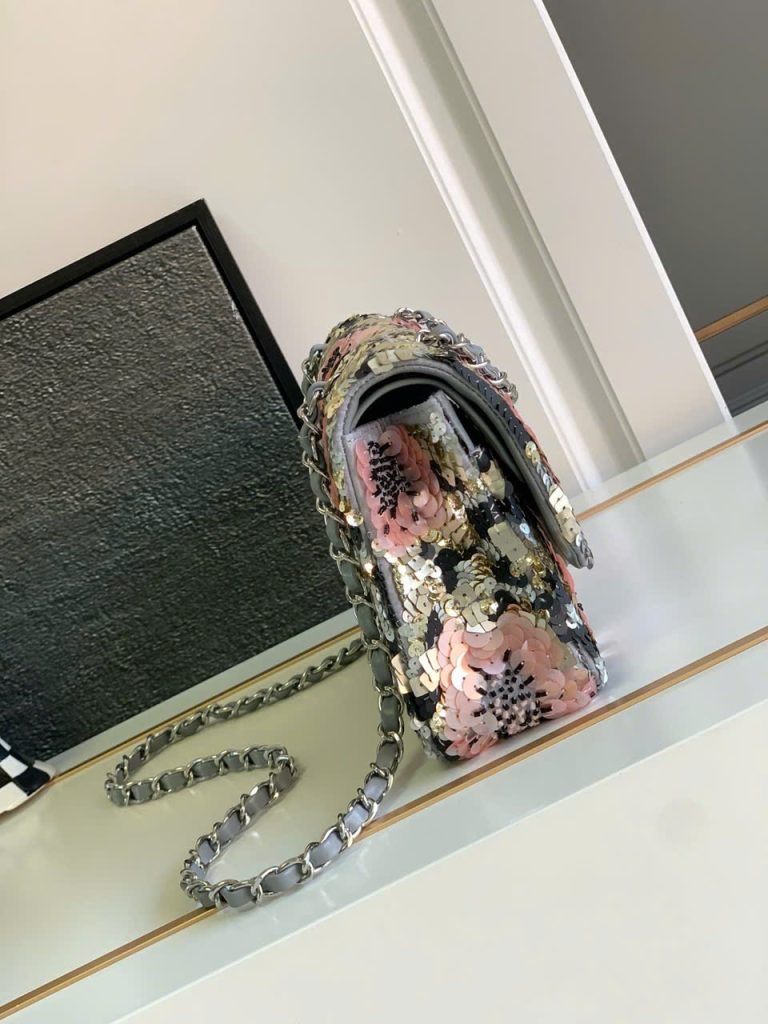 Túi Xách Chanel Classic Siêu Cấp Đính Cườm Họa Tiết Hoa Hồng 25cm (2)