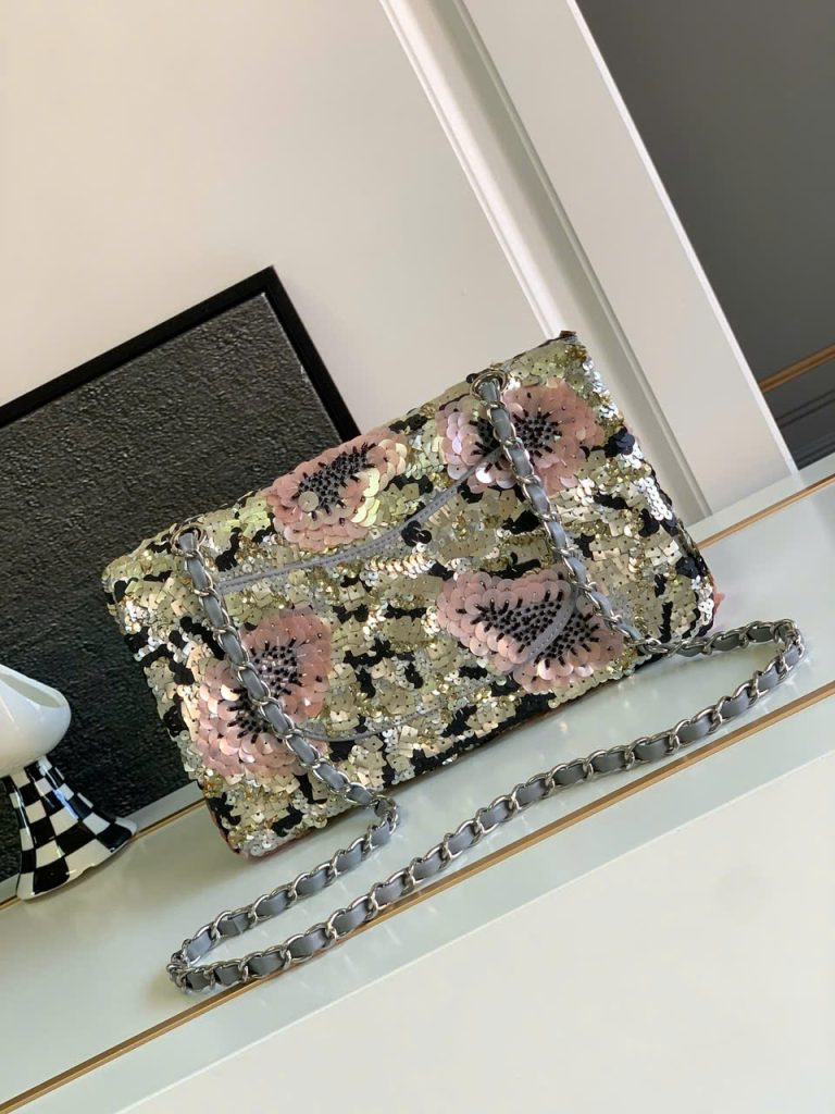 Túi Xách Chanel Classic Siêu Cấp Đính Cườm Họa Tiết Hoa Hồng 25cm (2)
