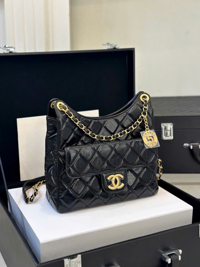 Túi Xách Chanel Hobo Siêu Cấp Nữ Màu Đen Khóa Vàng 22cm (2)
