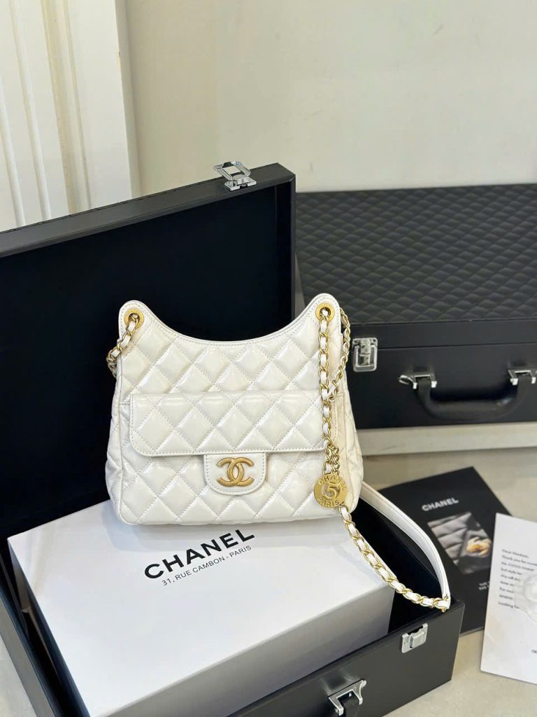Túi Xách Chanel Hobo Siêu Cấp Nữ Màu Trắng Khóa Vàng 22cm (2)