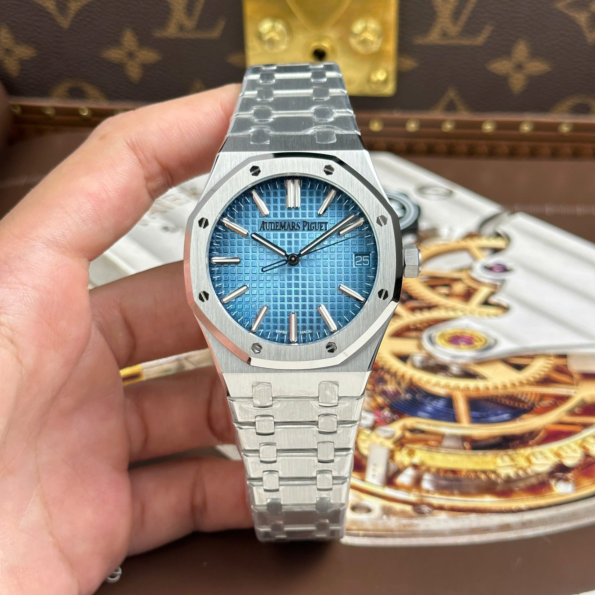 Đồng Hồ Audemars Piguet Royal Oak 15510BC Replica 11 Mặt Xanh Băng Máy Cơ Tự Động Nhà Máy ZF 41mm (2)