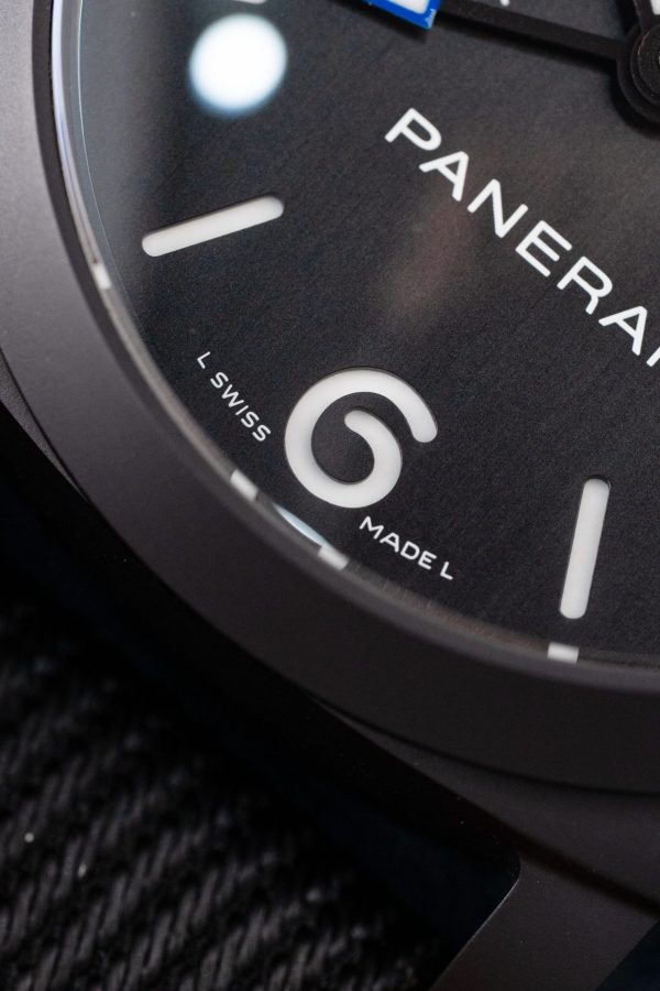 Đồng Hồ Panerai Luminor GMT PAM1176 Replica 11 Vỏ Carbon Dây Vải Nato Xưởng VS 44mm (1)
