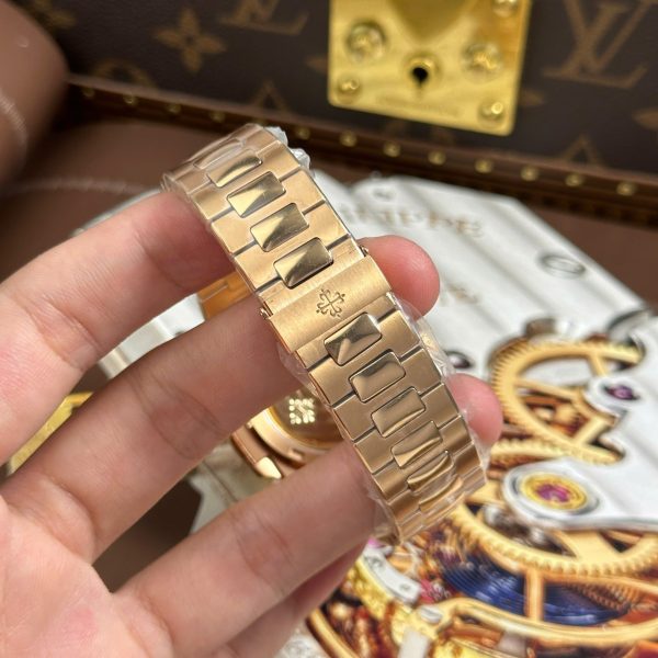 Đồng Hồ Patek Philippe Nautilus 5711 Mặt Nâu Replica 11 Mạ Vàng Hồng Máy Khắc Xưởng BBF 40mm (2)